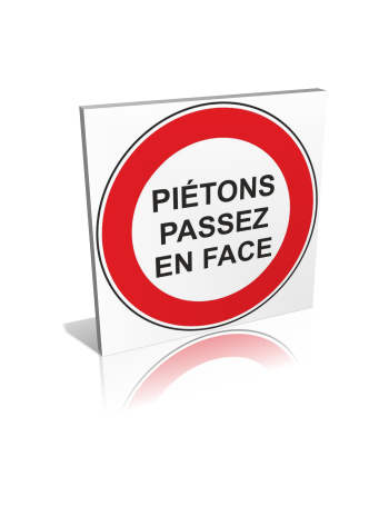 Piétons passez en face