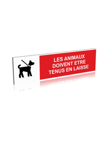 Les animaux doivent être tenus en laisse