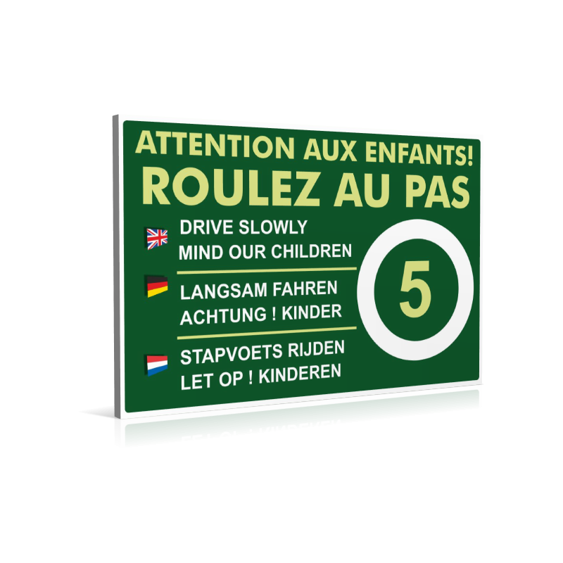 Attention aux enfants - Roulez au pas