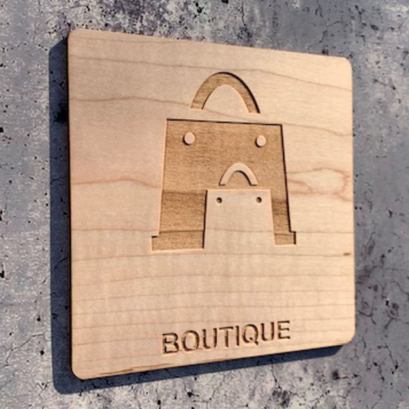 plaque en bois boutique