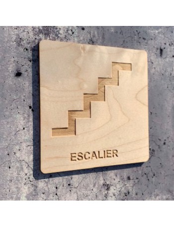 signalétique en bois escalier